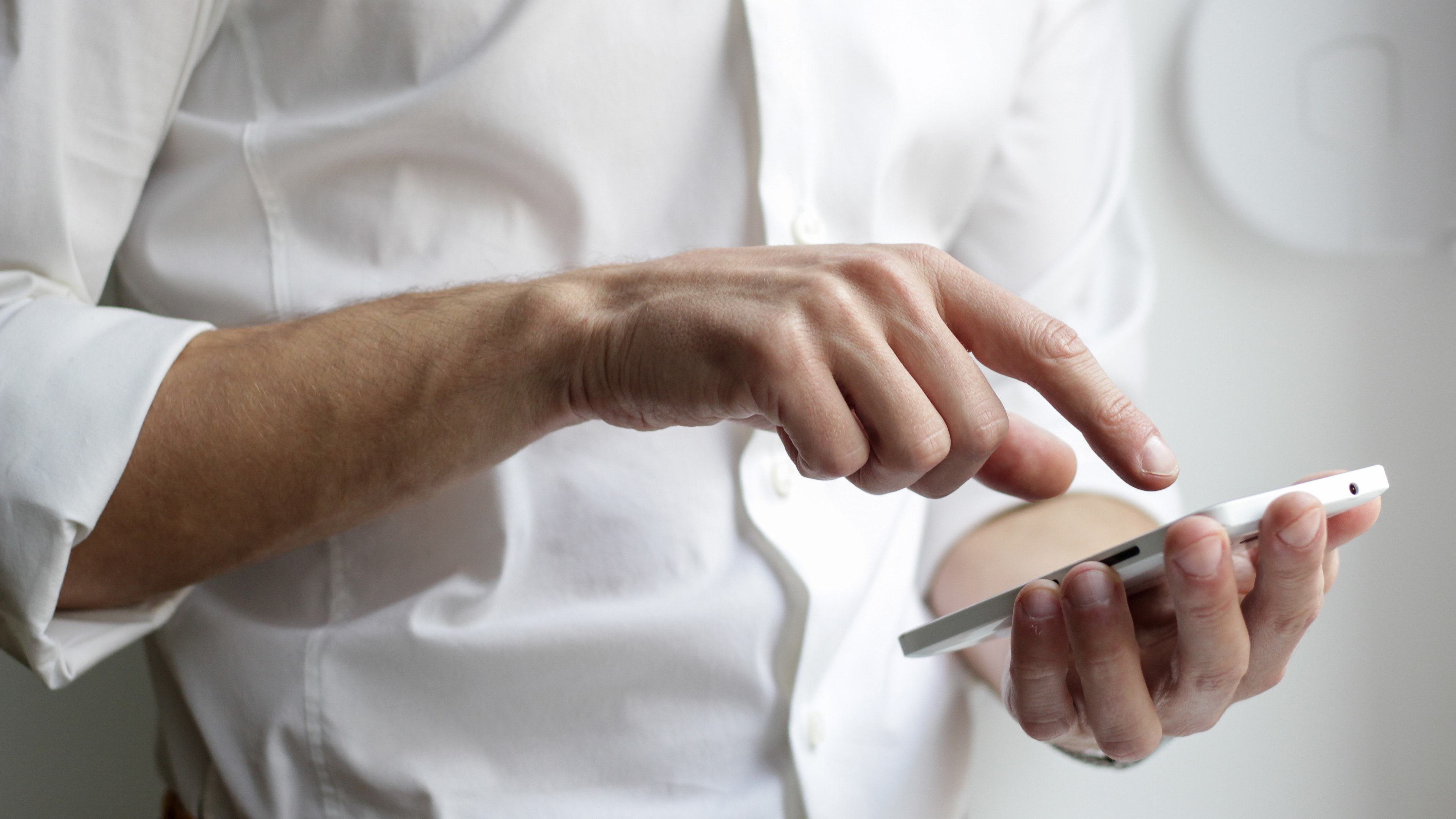 Do we ban smartphone use in kitchens?