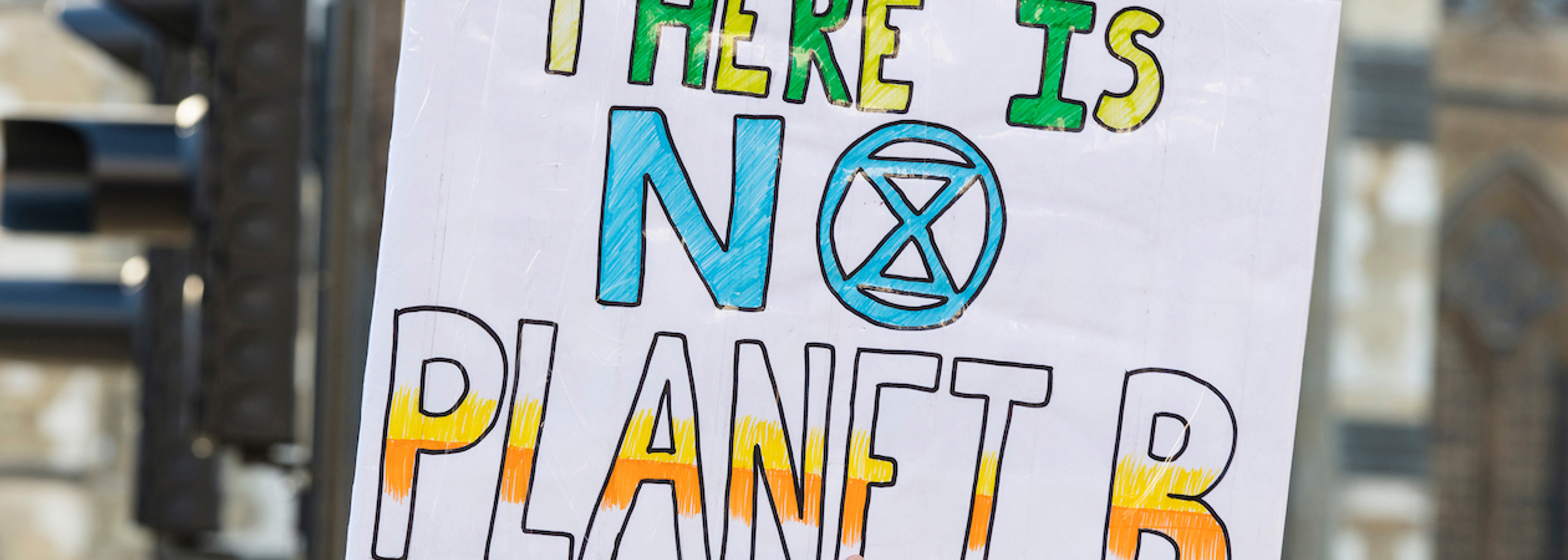 US pledges to halve warming emissions
